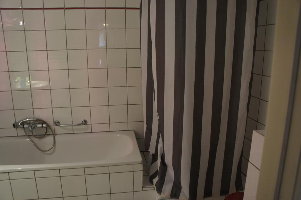 Alsput Hotel Halle  Værelse billede